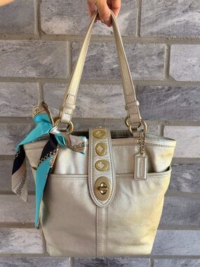 Coach Lily Legacy Leather Limited Edition TurnLock Shoulder Bag Vintage RARE